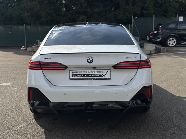 BMW 540 d xDr.M Sport Pro AutobahnAss.PanoD.B&W.21 Sportpaket Bluetooth HUD Navi LED Vollleder Klima PDC Ansicht 8 für Fahrzeugdetailseite