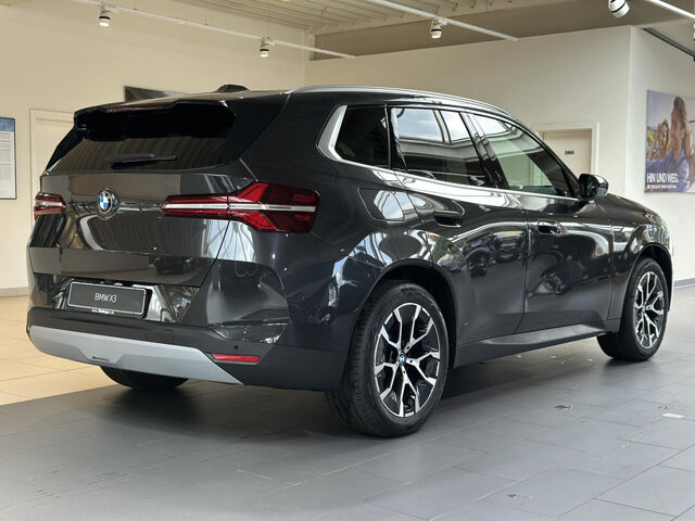 BMW X3 20 xDrive Premium Paket ACC AHK Ha/Ka SurView HUD Navi LED Klima PDC el. Fenster Ansicht 3 für Fahrzeugdetailseite