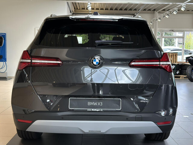 BMW X3 20 xDrive Premium Paket ACC AHK Ha/Ka SurView HUD Navi LED Klima PDC el. Fenster Ansicht 4 für Fahrzeugdetailseite