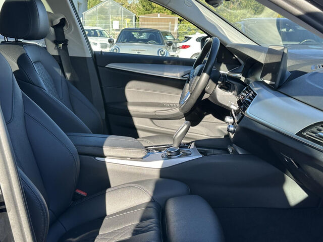 BMW 520 d T. Sports.PanoDach Kamera LiveProf.AHK 18 Navi LED Klima PDC el. Fenster Ansicht 13 für Fahrzeugdetailseite