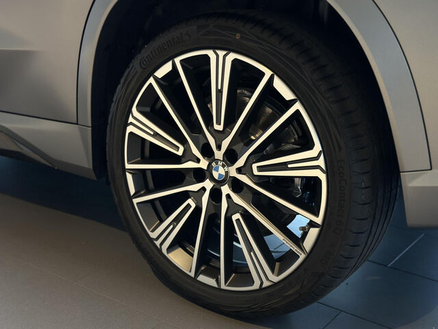 BMW X1 M35i xDrive HUD AHK Ha/Ka PanoD. SurView. 20 Sportpaket Bluetooth Navi LED Klima PDC el. Fenster Ansicht 10 für Fahrzeugdetailseite