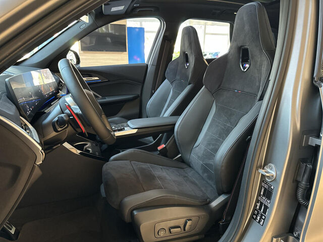 BMW X1 M35i xDrive HUD AHK Ha/Ka PanoD. SurView. 20 Sportpaket Bluetooth Navi LED Klima PDC el. Fenster Ansicht 13 für Fahrzeugdetailseite