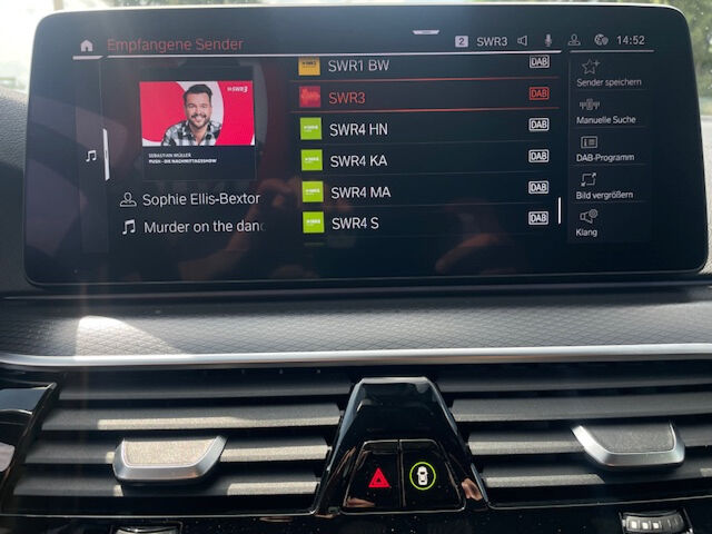 BMW 530 e xDr.M Sport HUD Kamera Laser HiFi AHK 19 Sportpaket Bluetooth Navi Klima Standhzg PDC el. Fenst Ansicht 14 für Fahrzeugdetailseite