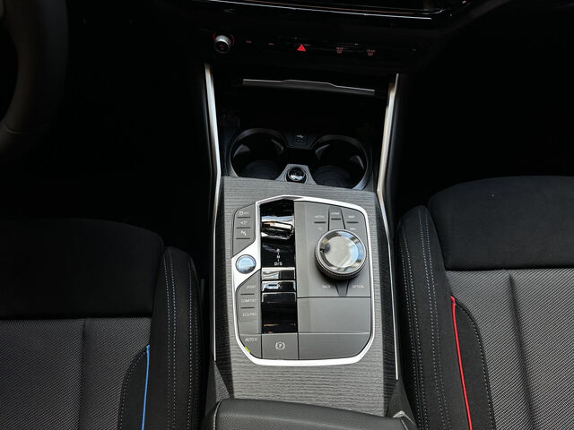 BMW 320 d xD. M Sport Pro ACC AHK HUD Ha/Ka GlasD. 19 Sportpaket Bluetooth Navi LED Klima Aktivlenkung St Ansicht 11 für Fahrzeugdetailseite