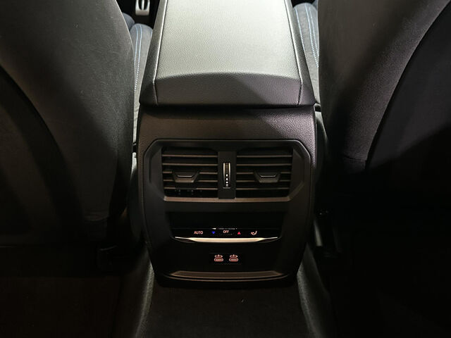 BMW 320 d xD. M Sport Pro ACC AHK HUD Ha/Ka GlasD. 19 Sportpaket Bluetooth Navi LED Klima Aktivlenkung St Ansicht 12 für Fahrzeugdetailseite