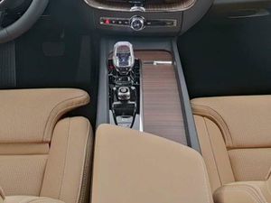 VOLVO XC60 T6 Plus Dark Recharge Plug-In Hybrid AWD...