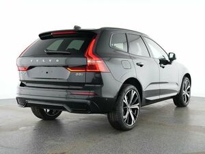VOLVO XC60 B5 AWD Mild-Hybrid Plus Dark AWD...