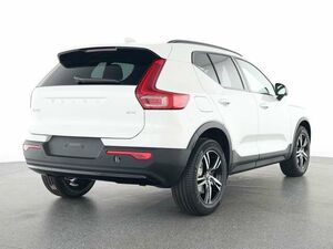VOLVO XC40 B4 Mild-Hybrid Benzin Plus Dark 2WD...