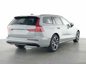 VOLVO V60 B4 Mild-Hybrid Benzin Plus Dark...
