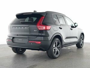 VOLVO XC40 B4 Mild-Hybrid Benzin Plus Dark 2WD...