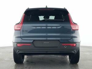 VOLVO XC40 B4 Plus Black Edition 2WD...
