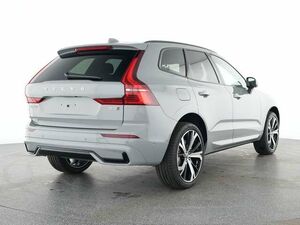 VOLVO XC60 B5 Ultra Dark AWD...