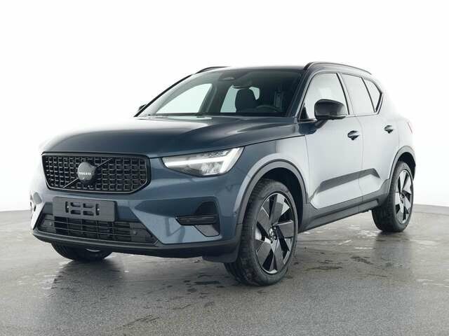 VOLVO XC40 B4 Plus Black Edition 2WD...