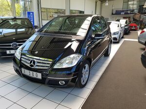 MERCEDES-BENZ A 180 AVANTGARDE AUTOMATIK TEMPO SHZ PTS...