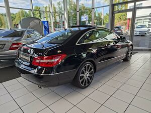 MERCEDES-BENZ E 350 CGI Coupe BlueEfficiency...