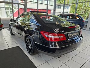 MERCEDES-BENZ E 350 CGI Coupe BlueEfficiency...