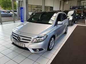 MERCEDES-BENZ B 180 SPORTS TOURER AHK PANO PTS SHZ KLIMA...
