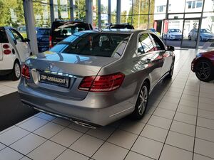 MERCEDES-BENZ E 220 AVANTGARDE SCHIEBEDACH LED NAVI SHZ AHK...