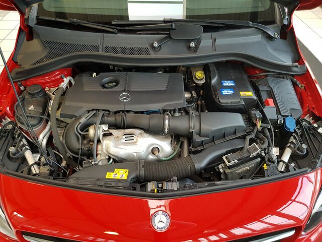 MERCEDES-BENZ B 180 AMG LED KAMERA AHK NIGHT AUT SHZ SPIEGEL... Ansicht 15 für Fahrzeugdetailseite