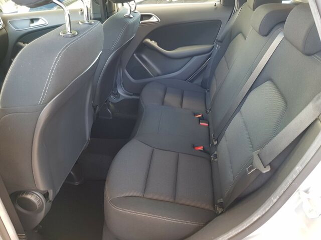 MERCEDES-BENZ B 180 STYLE AUTOMATIK XENON AHK PTS SPIEGELPAKET... Ansicht 11 für Fahrzeugdetailseite