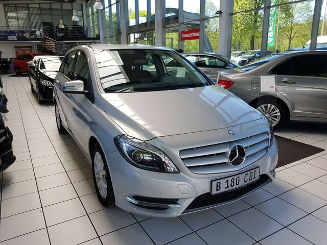 MERCEDES-BENZ B 180 STYLE AUTOMATIK XENON AHK PTS SPIEGELPAKET... Ansicht 2 für Fahrzeugdetailseite