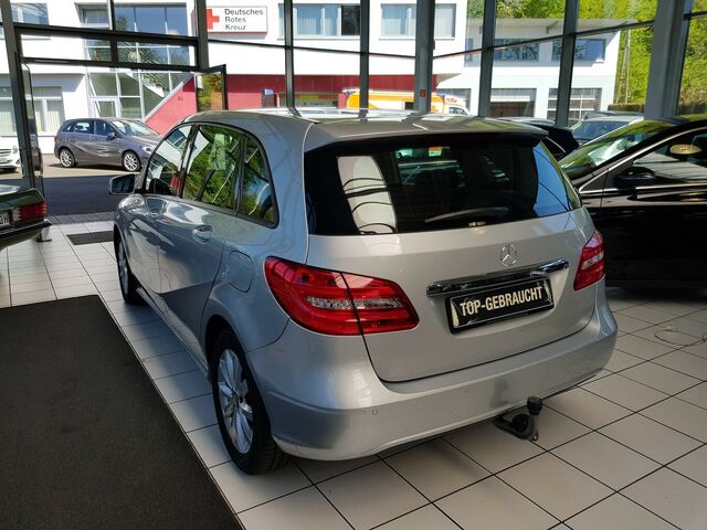 MERCEDES-BENZ B 180 STYLE AUTOMATIK XENON AHK PTS SPIEGELPAKET... Ansicht 4 für Fahrzeugdetailseite