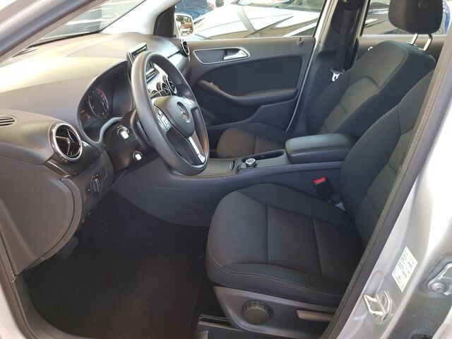 MERCEDES-BENZ B 180 STYLE AUTOMATIK XENON AHK PTS SPIEGELPAKET... Ansicht 7 für Fahrzeugdetailseite