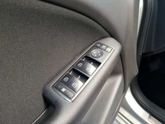 MERCEDES-BENZ B 180 STYLE AUTOMATIK XENON AHK PTS SPIEGELPAKET... Ansicht 8 für Fahrzeugdetailseite