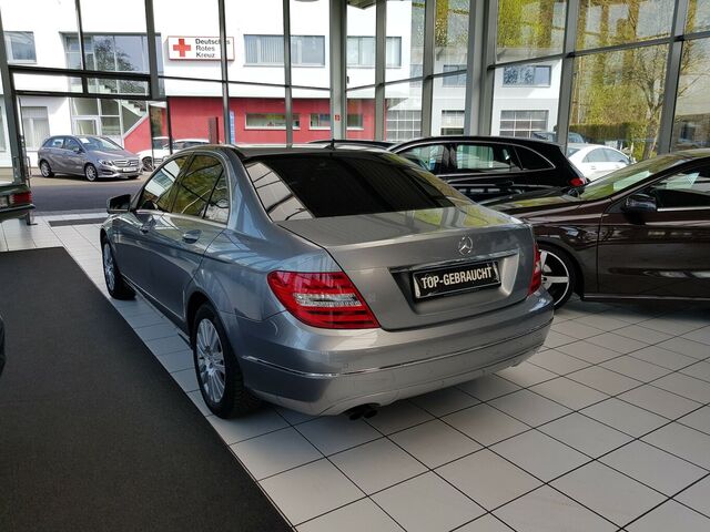 MERCEDES-BENZ C 180 ELEGANCE AUTOMATIK SHZ TEMPO PTS... Ansicht 4 für Fahrzeugdetailseite