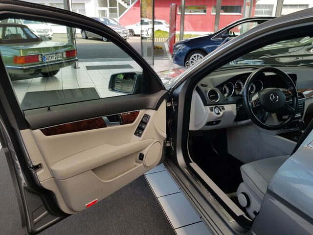 MERCEDES-BENZ C 180 ELEGANCE AUTOMATIK SHZ TEMPO PTS... Ansicht 6 für Fahrzeugdetailseite