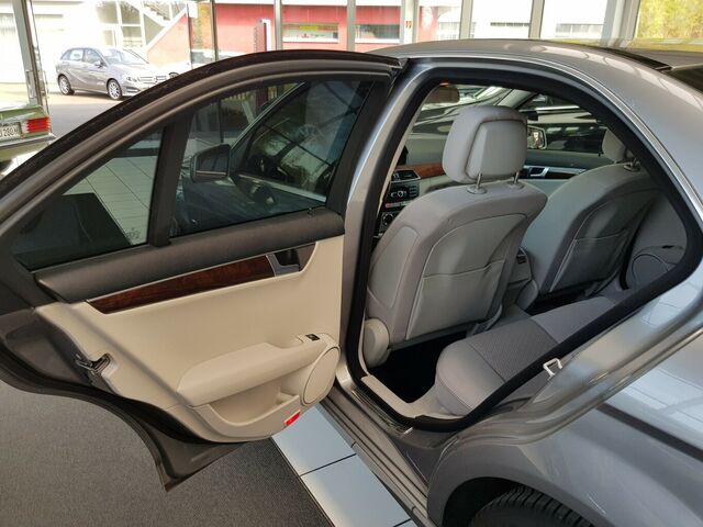 MERCEDES-BENZ C 180 ELEGANCE AUTOMATIK SHZ TEMPO PTS... Ansicht 8 für Fahrzeugdetailseite