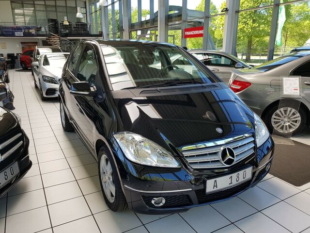 MERCEDES-BENZ A 180 AVANTGARDE AUTOMATIK TEMPO SHZ PTS... Ansicht 2 für Fahrzeugdetailseite