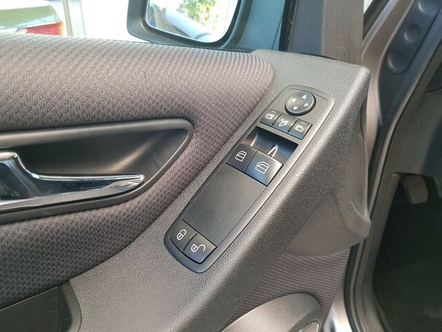 MERCEDES-BENZ A 180 AVANTGARDE KLIMA SPIEGELKAPPBAR TEILLDER... Ansicht 9 für Fahrzeugdetailseite