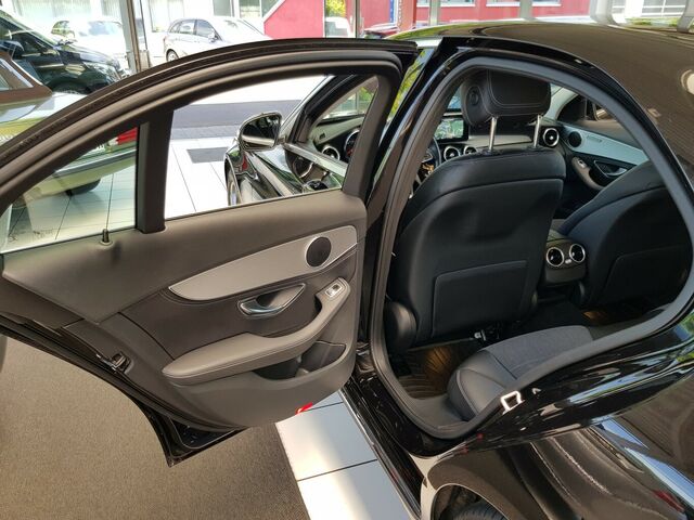MERCEDES-BENZ C 180 AVANTGARDE LED KAMERA AUTOMATIK SHZ TEMPO... Ansicht 9 für Fahrzeugdetailseite