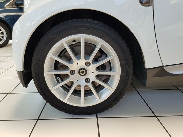 SMART ForTwo CABRIO TURBO AUTOAMTIK SITZHEIZUNG... Ansicht 4 für Fahrzeugdetailseite