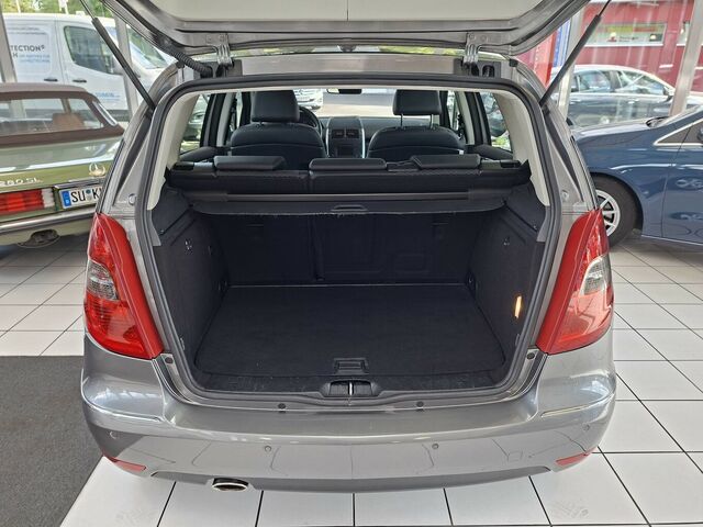 MERCEDES-BENZ A 160 AVANTGARDE AUTOMATIK SHZ PTS TEMPO... Ansicht 9 für Fahrzeugdetailseite