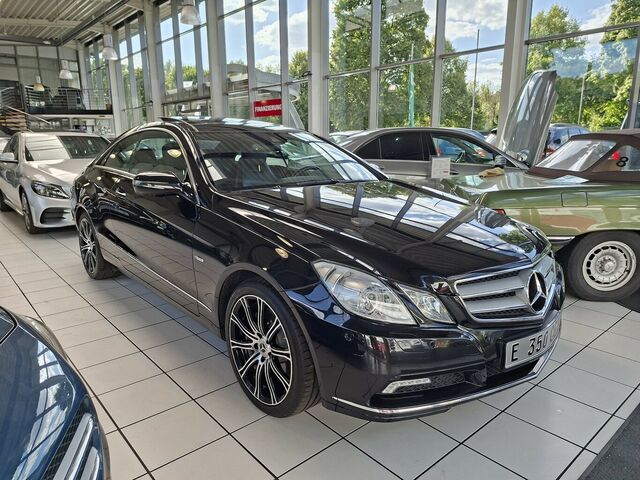 MERCEDES-BENZ E 350 CGI Coupe BlueEfficiency...