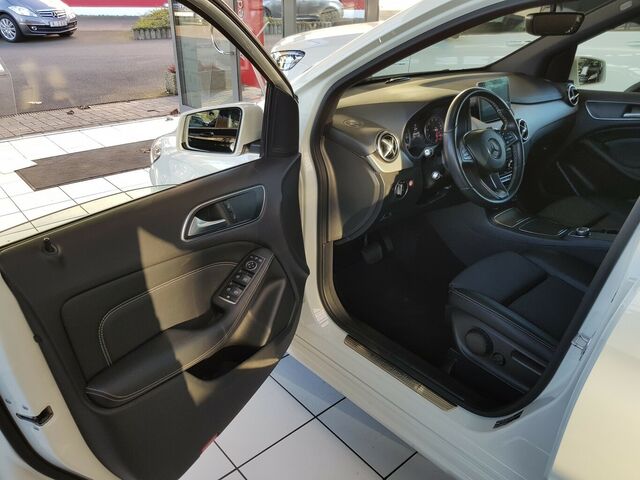 MERCEDES-BENZ B 200 KAMERA LED DISTR TOTW COMAND KEYLESS... Ansicht 6 für Fahrzeugdetailseite