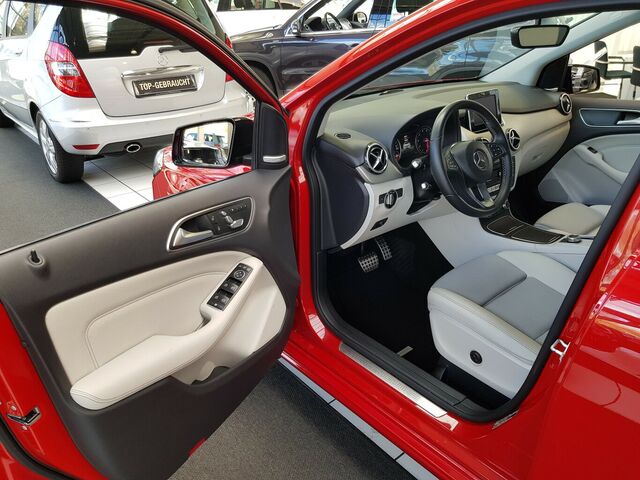 MERCEDES-BENZ B 250 4M URBAN NIGHT LED SOUND MEMORY... Ansicht 6 für Fahrzeugdetailseite