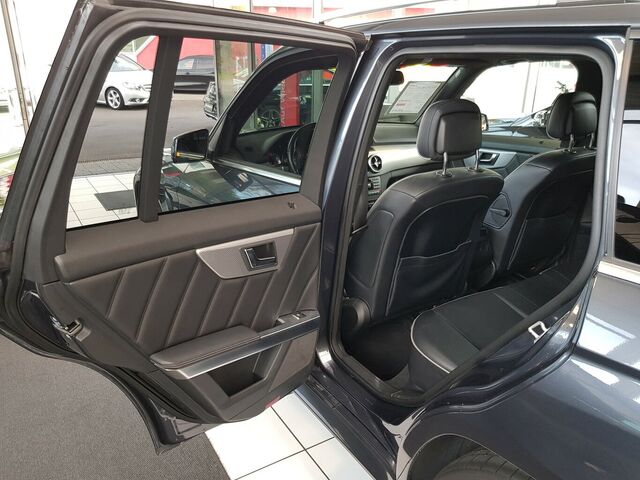 MERCEDES-BENZ GLK 350 AMG AUT PANO KAMERA DISTRONIC ZSH PTS... Ansicht 10 für Fahrzeugdetailseite