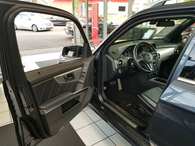 MERCEDES-BENZ GLK 350 AMG AUT PANO KAMERA DISTRONIC ZSH PTS... Ansicht 6 für Fahrzeugdetailseite