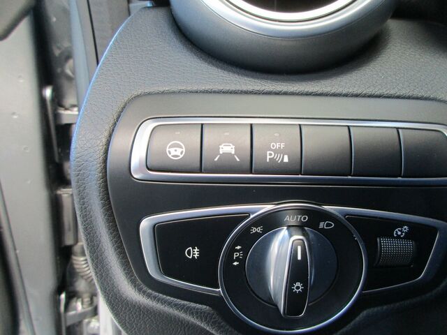 MERCEDES-BENZ C 200 AMG-LINE DISTRONIC LED SHZ AHK-KLAPPBAR DAB... Ansicht 12 für Fahrzeugdetailseite