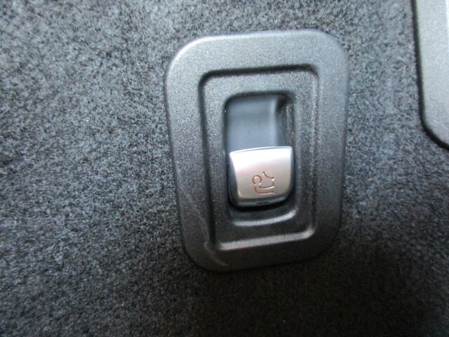 MERCEDES-BENZ C 200 AMG-LINE DISTRONIC LED SHZ AHK-KLAPPBAR DAB... Ansicht 19 für Fahrzeugdetailseite