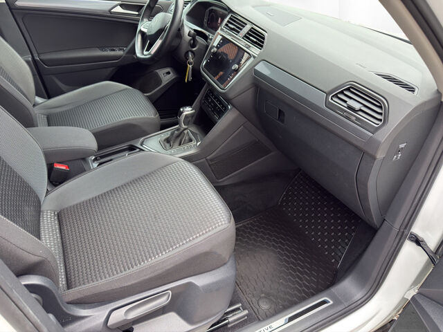 VW Tiguan 1.4 TSI eHybrid 110 KW Ansicht 11 für Fahrzeugdetailseite