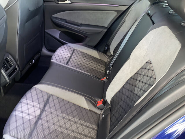 VW Golf VIII Variant 1.5 TSI R-Line Ansicht 10 für Fahrzeugdetailseite