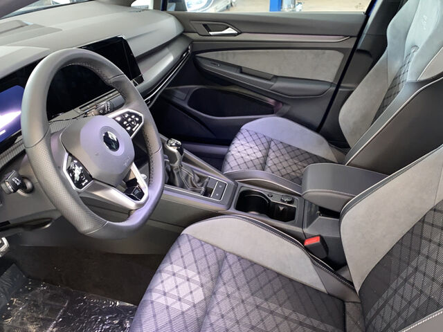 VW Golf VIII Variant 1.5 TSI R-Line Ansicht 8 für Fahrzeugdetailseite