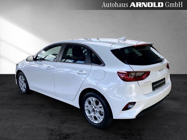 KIA Ceed 1.5 T-GDI DCT7 Vision Komfort+ Navi Kamera Ansicht 4 für Fahrzeugdetailseite