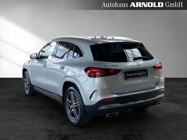 MERCEDES-BENZ GLA 250 e AMG Line Kamera Winter-P. el-Klappe Ansicht 4 für Fahrzeugdetailseite