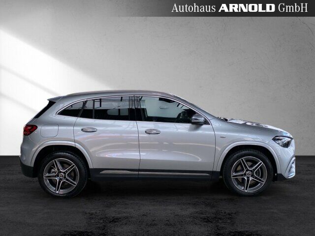 MERCEDES-BENZ GLA 250 e AMG Line Kamera Winter-P. el-Klappe Ansicht 6 für Fahrzeugdetailseite
