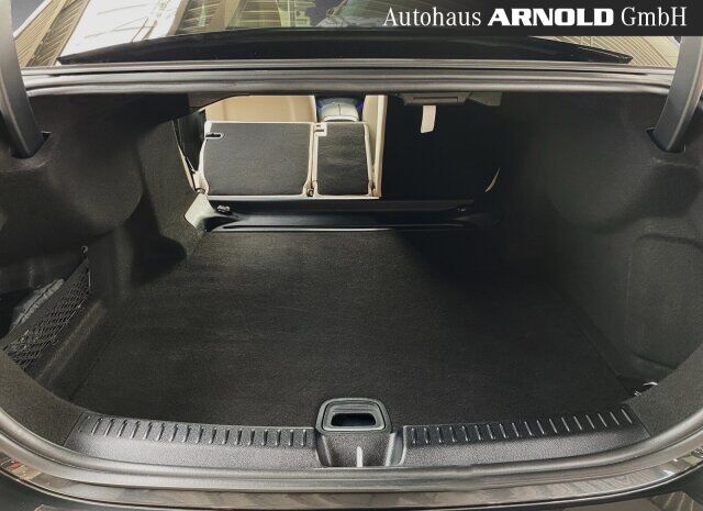 MERCEDES-BENZ E 200 AMG Line Kamera Distr Totw 20-LMR KEYLESS Ansicht 11 für Fahrzeugdetailseite